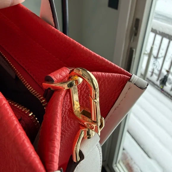 Michael Kors Coral and White Tote Bag - Picture 11 of 13